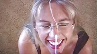 سانتا كلوز قاب قوسين أو أدنى. لكن كارينا شاي قصص سكس محارم عربي مترجم ليست صبورة ...
