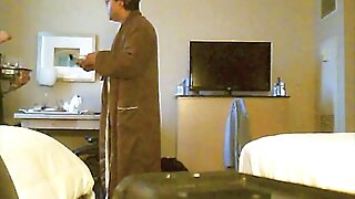 خطوة أبي محارم مترجم سكس تضرب ابنة مراهقة بجانب أم تستريح